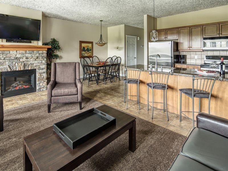 Bighorn Meadows Resort Рейдиум-Хот-Спрингс Экстерьер фото