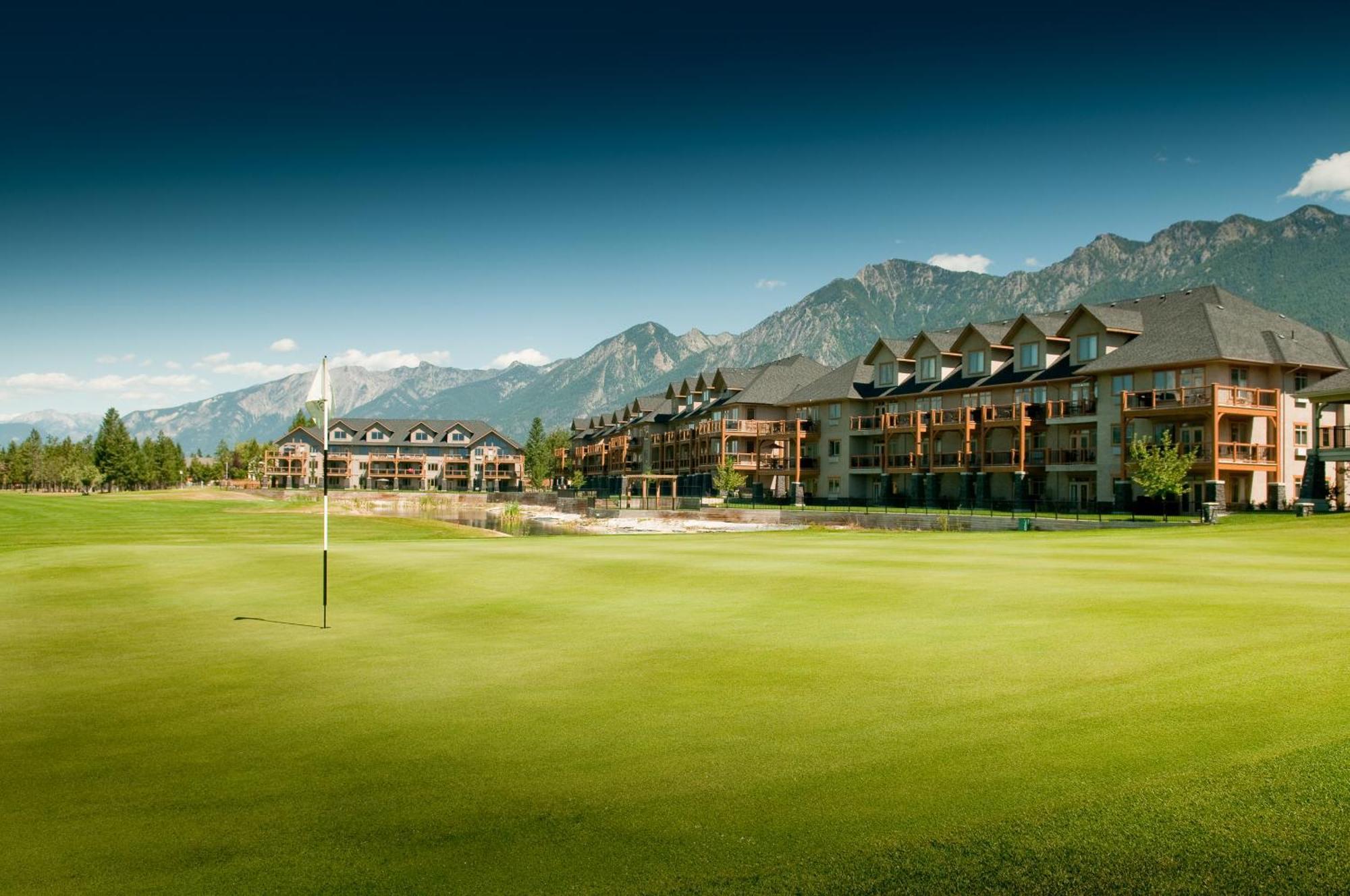 Bighorn Meadows Resort Рейдиум-Хот-Спрингс Экстерьер фото
