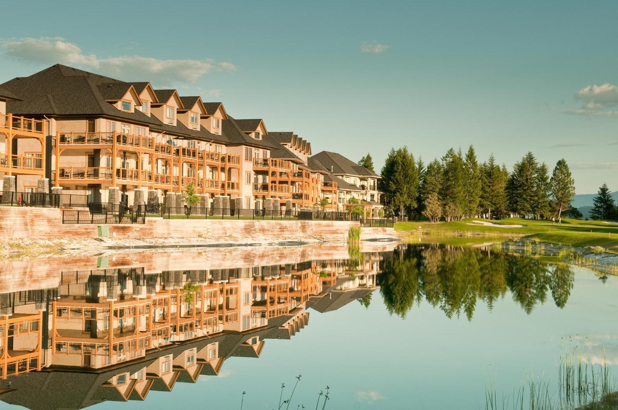 Bighorn Meadows Resort Рейдиум-Хот-Спрингс Экстерьер фото
