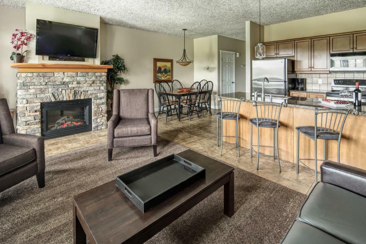 Bighorn Meadows Resort Рейдиум-Хот-Спрингс Экстерьер фото